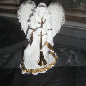 Roman Inc 2001 Angel with Horn & Wings White with